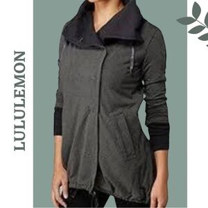 Lululemon Women’s Charcoal and Black Gratitude Wrap Snap Sweater Jacket Size 6
